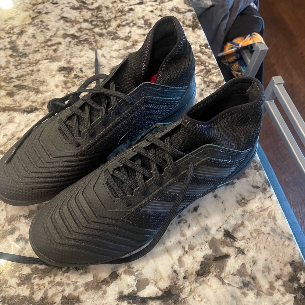 Men’s US Size 7.5 Adidas Predator worn once